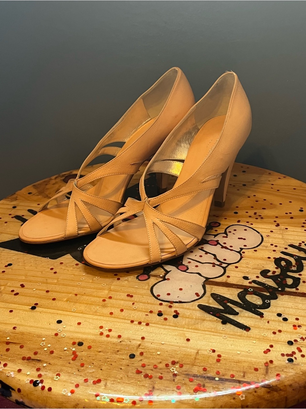 Sz 9 Sigerson Morrison Tan Peep-Toe Heels